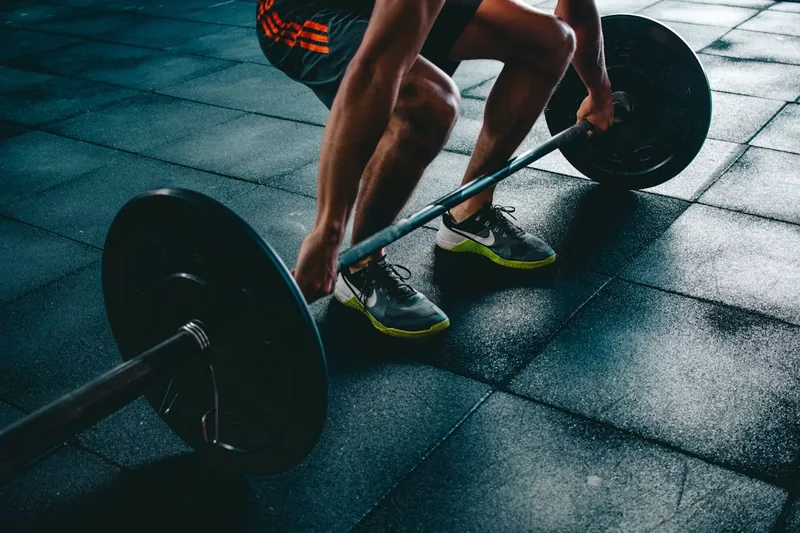 Zona de pesas FitZone Gym